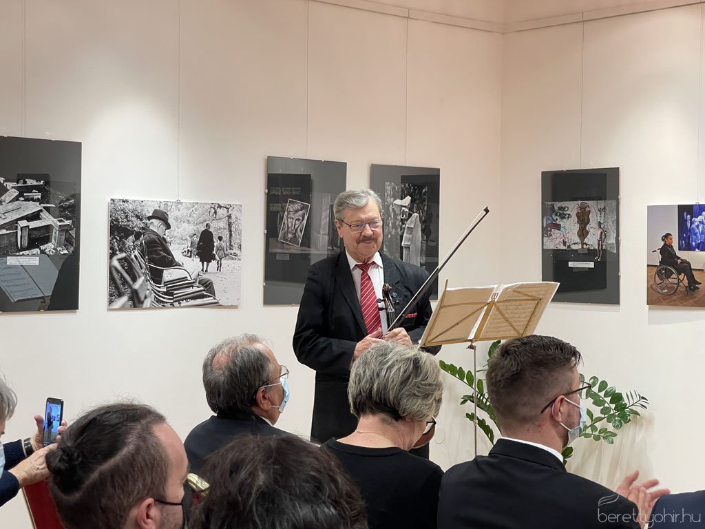 Tóth István jubileumi fotóliállítása 32